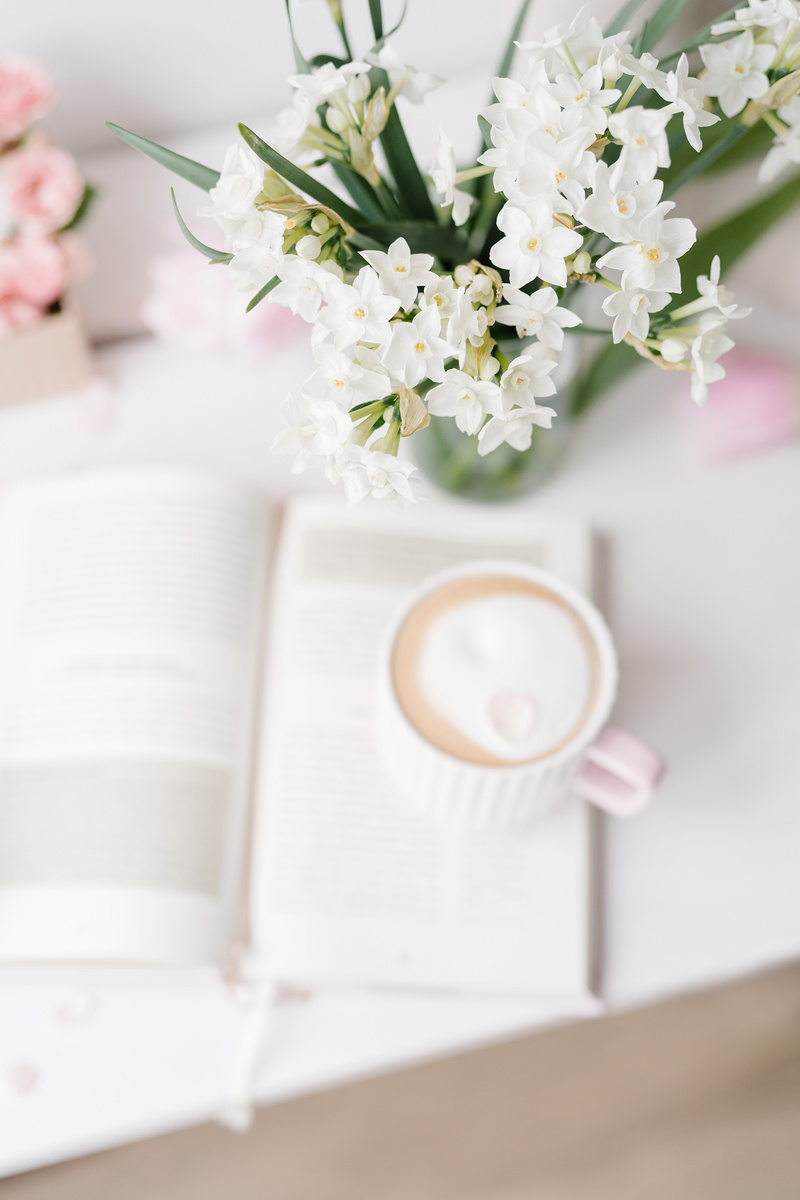 Pink Romantic Book Cappuccino Desk